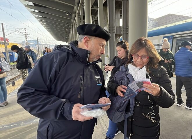 AUTORIDADES DE SALUD Y TRANSPORTES DEL BIOBÍO DIFUNDEN EN BIOTREN MEDIDAS DE PREVENCIÓN DE ENFERMEDADES RESPIRATORIAS