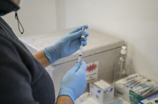 INFLUENZA SIGUE PREDOMINANDO EN EL BIOBÍO: SALUD LLAMA A PONER AL DÍA LA VACUNACIÓN